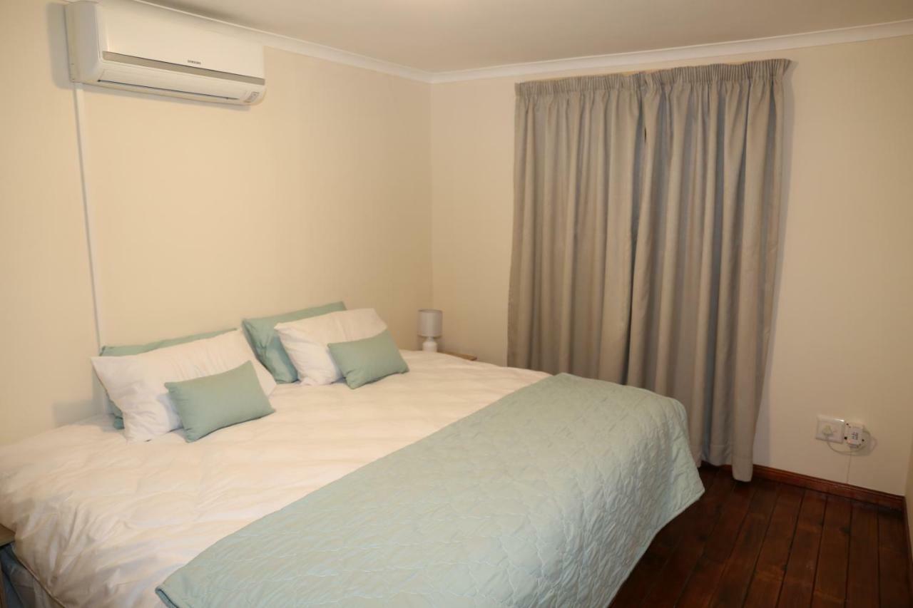 Laudin'S View Hotel Umtentweni ภายนอก รูปภาพ