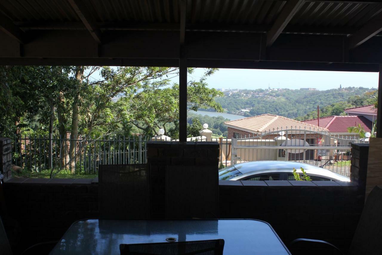 Laudin'S View Hotel Umtentweni ภายนอก รูปภาพ